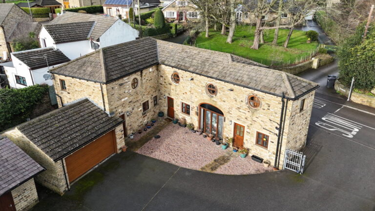 The Barn, Barnsley Road, Flockton, WF4