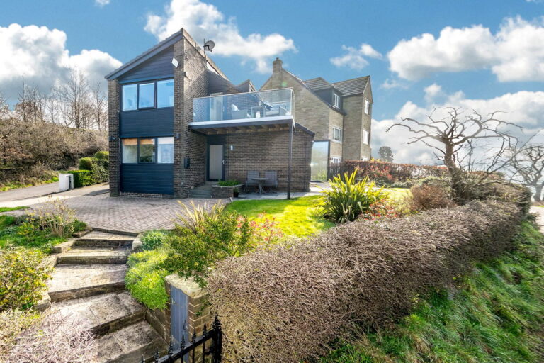 Foxroyd Lane, Thornhill, WF12