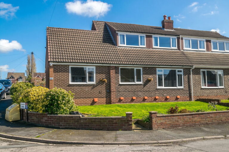 Manor Park, Mirfield, WF14
