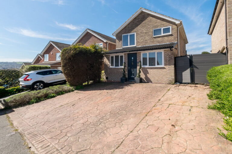 Park Drive, Shelley, Huddersfield, HD8