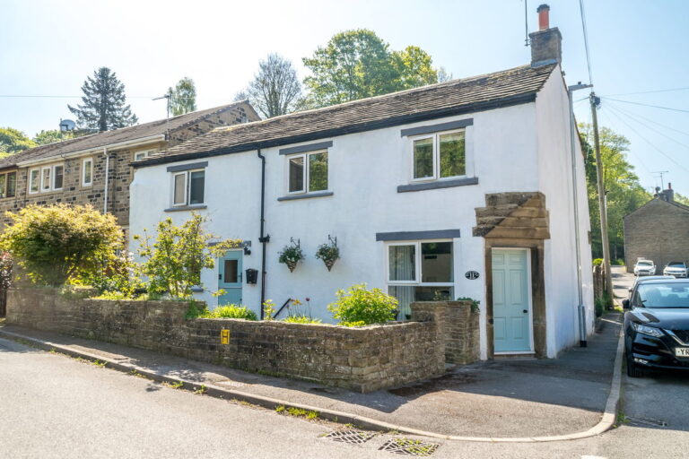 Treacle Cottage, Low Town, Kirkburton, HD8